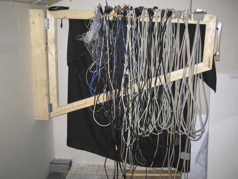 Cable Rack Wall Mount Open