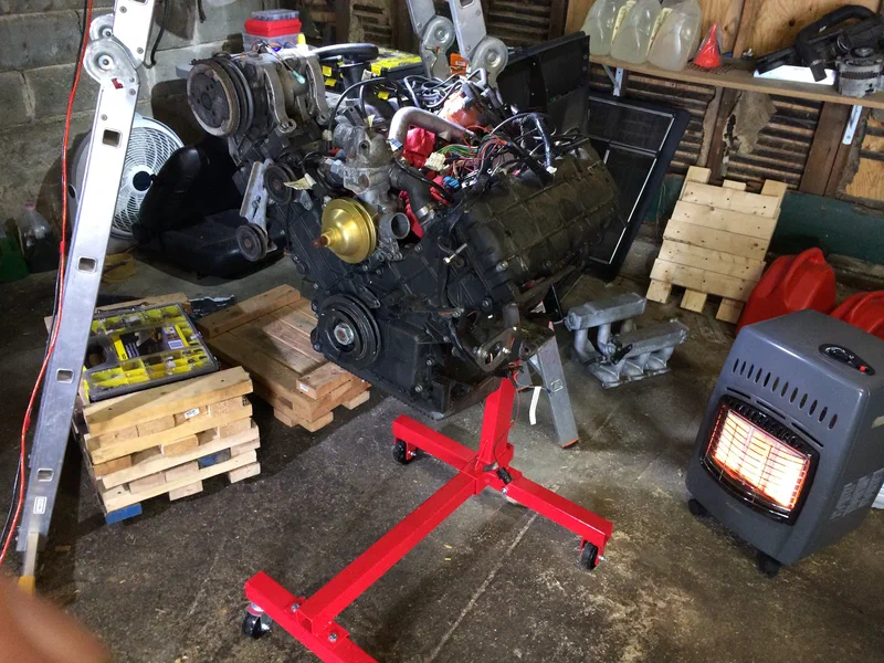 Engine mounted on the stand