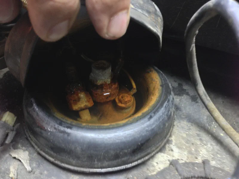 Top of the fuel pump, still filled with water