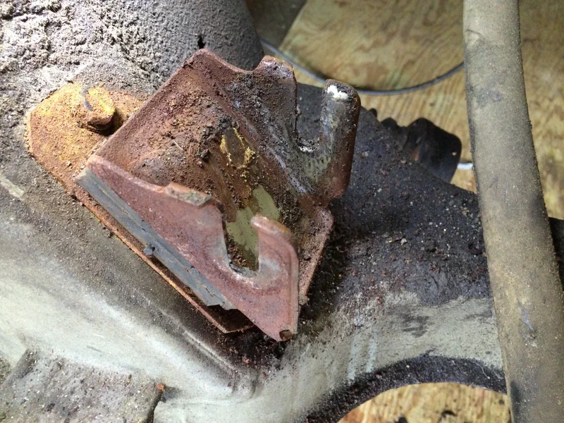 Engine Mount Rust