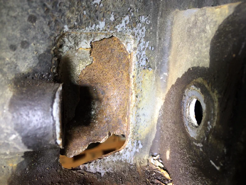 Screw-In Point and Flange